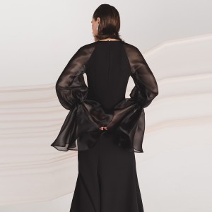 Луксузна елегантна вечерња хаљина дугих црних мехурастих рукава луксузног дизајна
