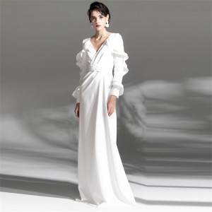 Designerska limitowana biała długa suknia ślubna z długim rękawem