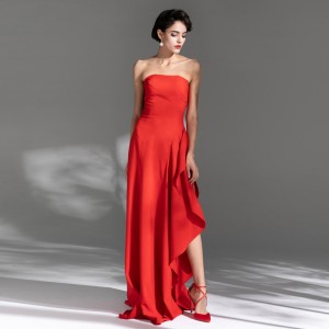 Červené sexy extravagantné svadobné šaty bez ramienok