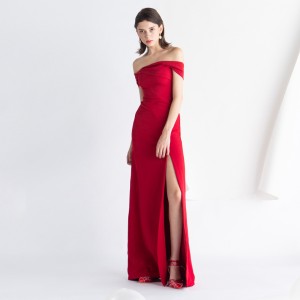 Crvena jednostavna mlada mlada haljina bez naramenica, dugačka podijeljena haljina