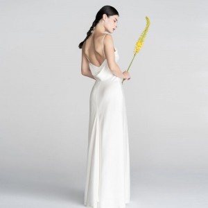 Атласна елегантна біла довга весільна сукня без спинки