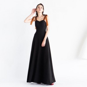 Винтаге црна елегантна дугачка хаљина са шиљком