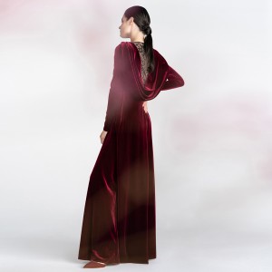 Rotes elegantes langes Abendkleid aus Samt im Vintage-Stil