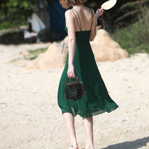 Tamsiai žalia seksuali paplūdimio šifono Cami suknelė be nugarų