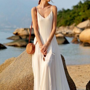 Valge rannareiside mereäärne Cami kleit