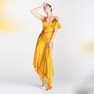 Златен Едноставен Tencel сатенски халтер Секси долг вечерен фустан