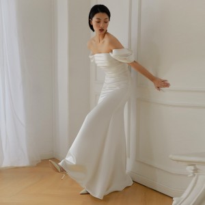 Valkoinen olkaimeton elegantti ylellinen morsiamen Tencel pitkä mekko