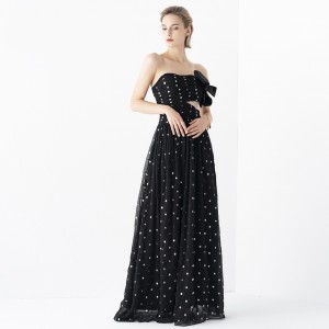 Elegantna francuska duga haljina na crne točkice