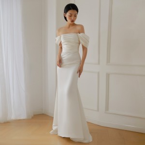Witte strapless elegante luxe lange bruidsjurk van Tencel