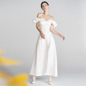 Белое элегантное французское простое длинное белое платье на одно плечо