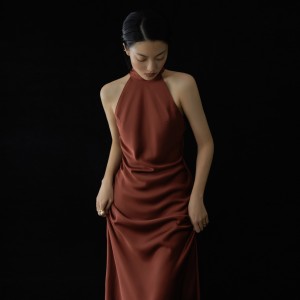 Crvena elegantna satenska duga haljina za zabavu