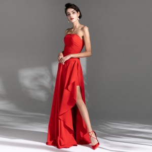 Rotes trägerloses sexy extravagantes Brautkleid