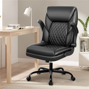 Černá kožená pracovní židle pro domácí kancelář