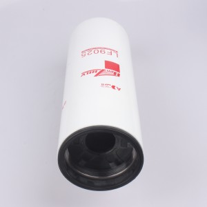LF9025 LUBRICATE THE OIL FILTER ELEMENT