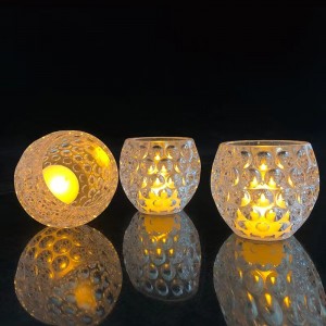 Kerzenhalter aus klarem Glas mit vertikalen Streifen im europäischen Stil