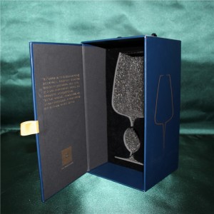 Embossed / Spot UV Square Wine Packaging Box, Customized Printed Magnetic Wine Packaging Box
