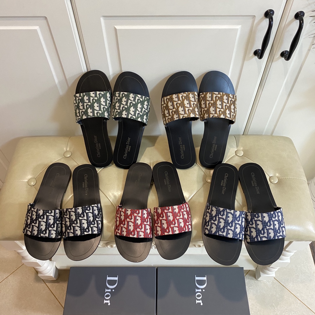 Zapatillas Dior, alta calidad, cinco colores a elegir.