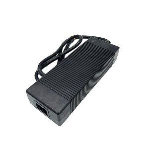Wide AC voltage input to DC 12.6V 20A 12V lithium-ion battery pack charger