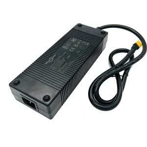 Wide AC voltage input to DC 12.6V 20A 12V lithium-ion battery pack charger