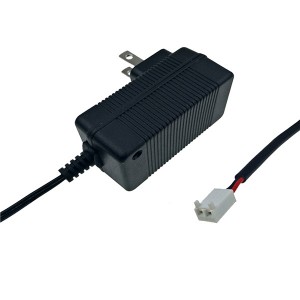 America wall AC plug 12.6V 1A li-ion battery charger adapter
