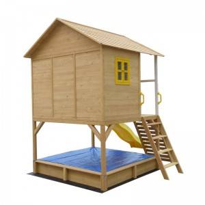 Kinderspielhaus aus Holz mit Rutsche