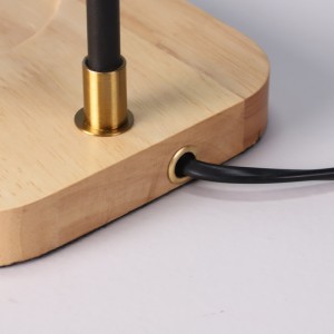 Bell Gummistécker Wood Elektresch Käerzenhirstellung Lamp