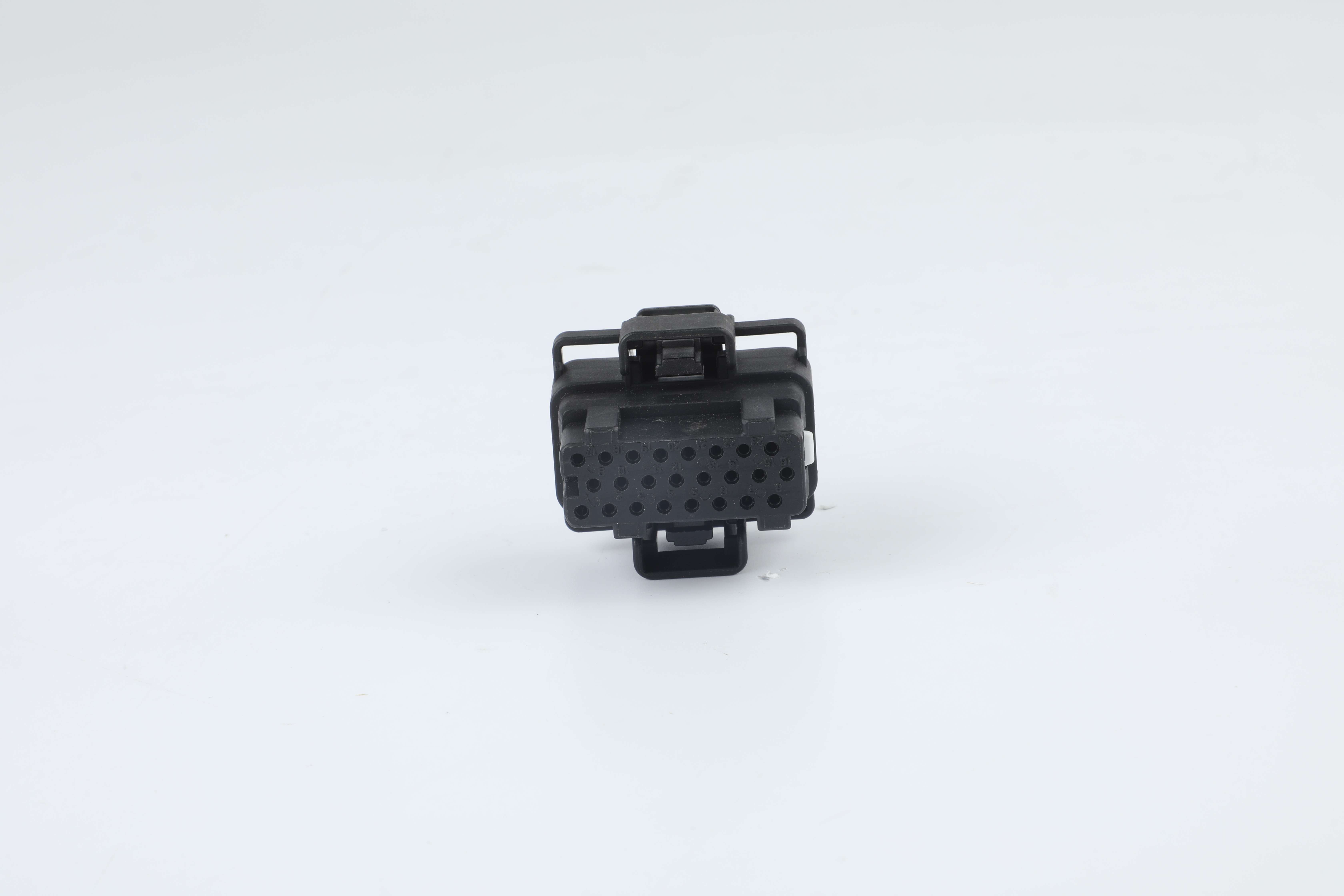 Factory direct sales DJ3241-1-21 black thirty-two hole car connector