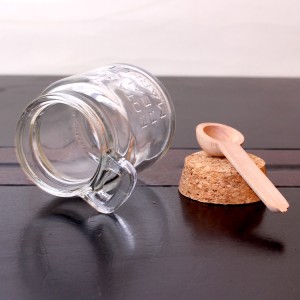 wholesale 250ml 8oz glass spice jar with spoon and lid