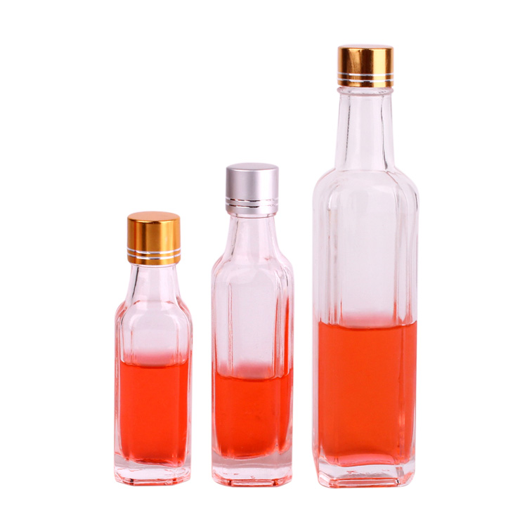 30ml 50ml 100ml square transparent wine glass bottle with screw lid Featured Image