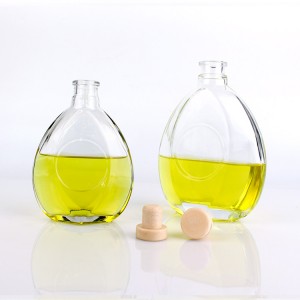 hot sell 250ml 500ml empty clear flat wine whiksy bottle with polymer stopper