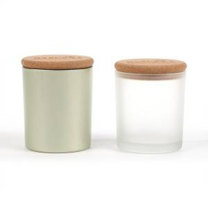 Milchglas-Kerzenglas mit Holzdeckel im Großhandel
