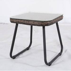 Trodelni ročno izdelan stol iz ratana. Kombinirani stol iz ratana za prosti čas na dvorišču