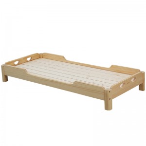 Otroška enojna postelja za kosilo v vrtcu iz masivnega lesa 0599