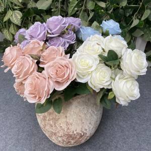 9 頭のバラの結婚式の庭の装飾造花
