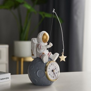 Astronaut Desktop Spaceman Clock Small Ornament Decoration