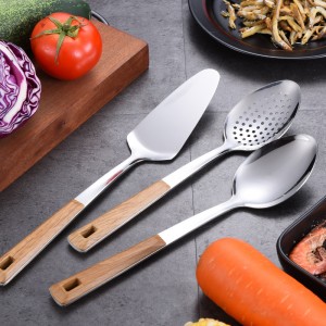 Set di utensili da cucina in acciaio inossidabile, manicu in legnu, utensili da cucina appesi