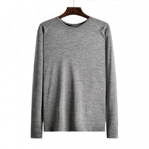 Fashion new men’s round neck long sleeves simple and comfortable