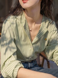 2022 factory custom new plus-size women’s trend sexy V-neck thin striped shirt