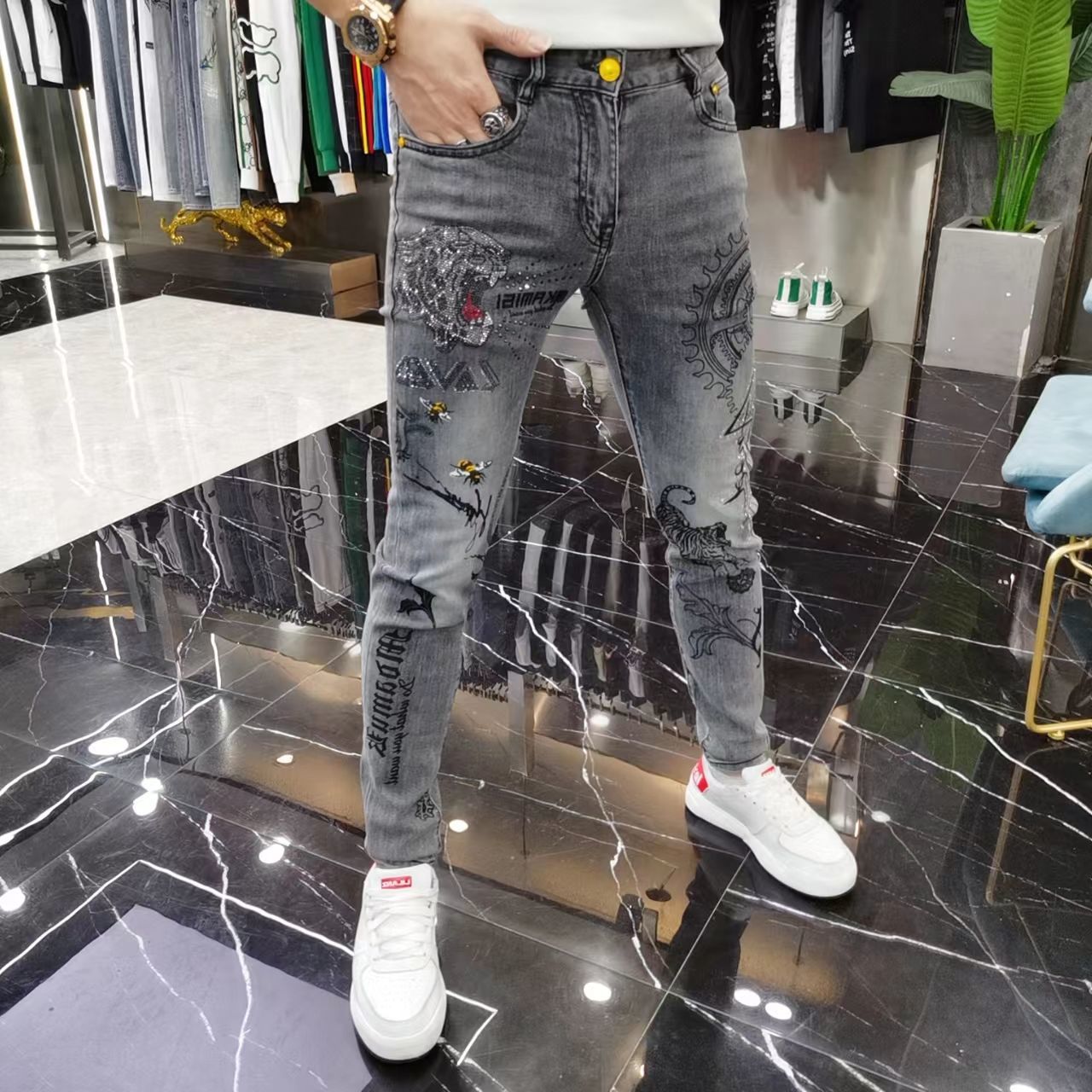 Men’s European station four seasons European goods fashion brand jeans men heavy industry tiger hot drill trend grey slim pants with small fee Featured Image