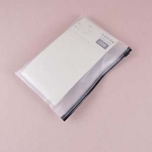 कस्टम लोगो पर्यावरण अनुकूल सफेद फ्रॉस्टेड परिधान प्लास्टिक बैग