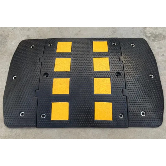 50CM Square Rubber Speed Bump With Yellow Glass Bead Reflector