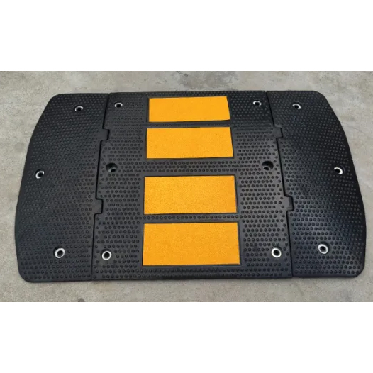 50CM Square Rubber Speed Bump With Yellow Glass Bead Reflector Featured Image