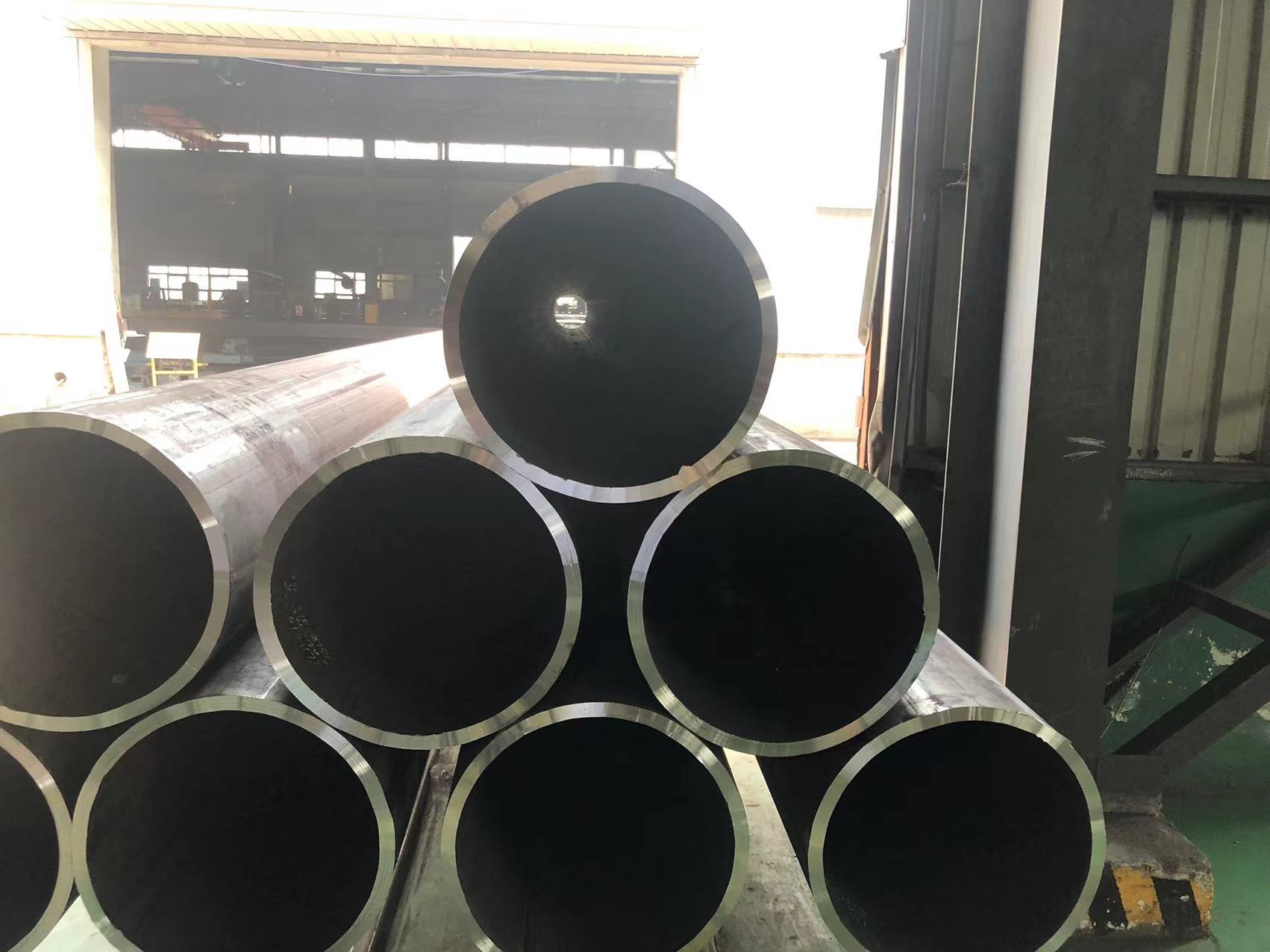 How is LSAW steel pipe made?