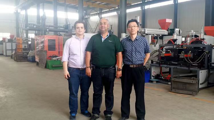 Partners come to visit our company