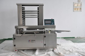 Високоефективна автоматична производствена линия за лунна торта с яйчен жълтък