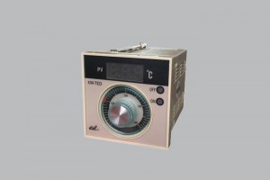 Controler electronic de temperatură cu afișaj digital XMTED