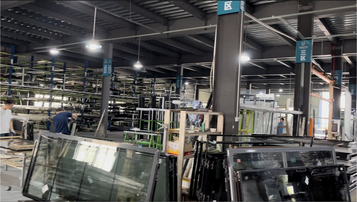Zhongtai Industrial, um novo fabricante de portas de vidro
