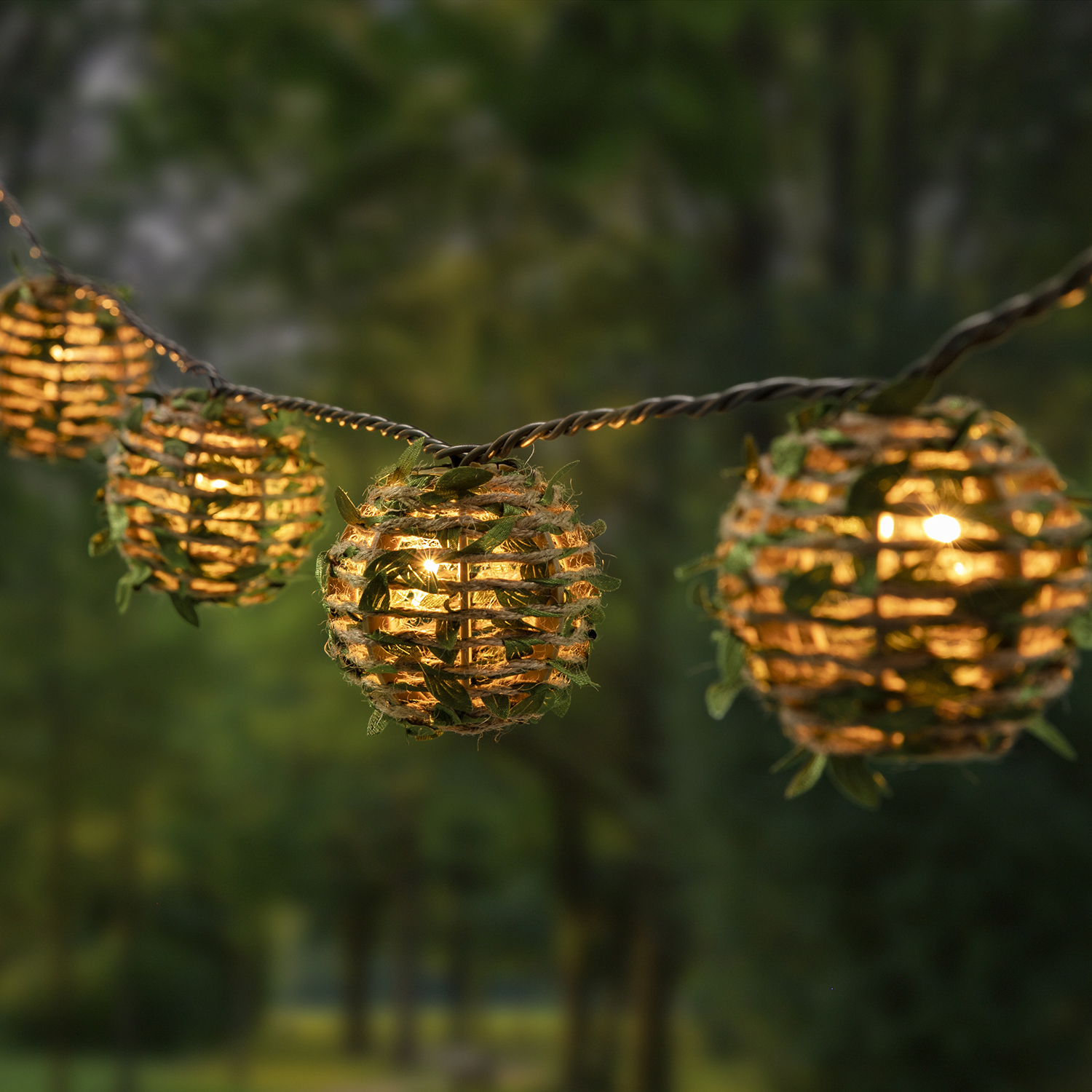 Solar Rattan Ball Decorative Light