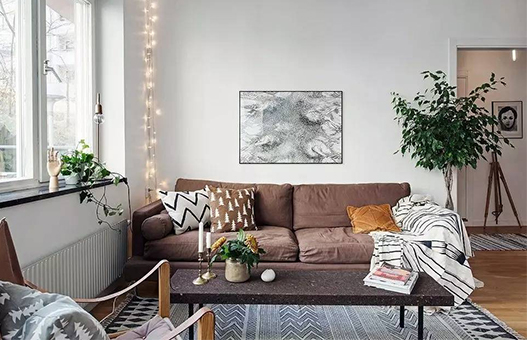 17 ideer til at skabe en romantisk hjemmeatmosfære ved hjælp af dekorative lysstrenge