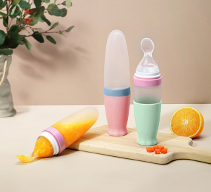 Babycare Baby rice paste spoon feeder baby silicone rice flour soft spoon feeding bottle auxiliary food tools